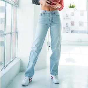 REVICE high rise super 80’s light wash jeans